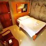 Hometel Hotel