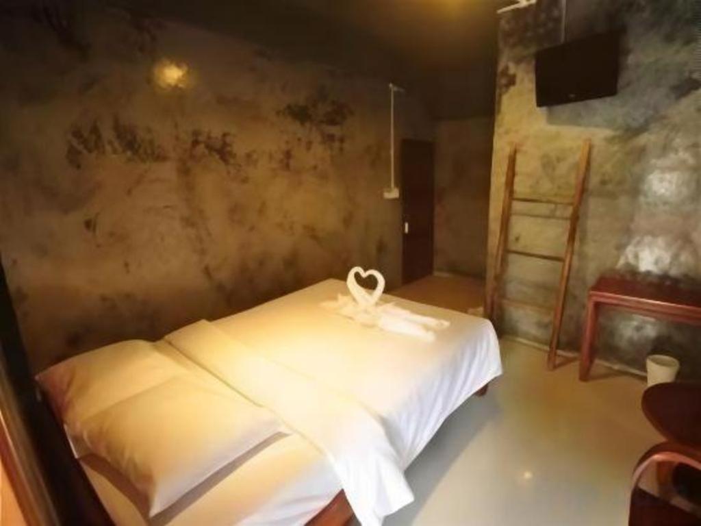 Hometel Hotel 2*